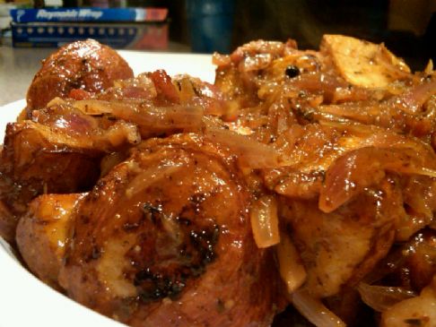 Gebratene Kartoffeln mit Zwiebeln in Bier (Roasted Potatoes with Onions in Beer)