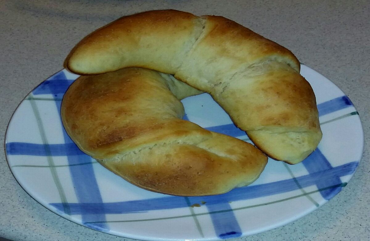 Laura's bread machine yeast rolls