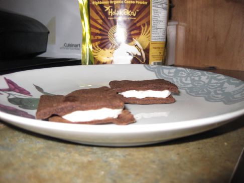 vegan cacao biscuit cookies with raw cashew cream