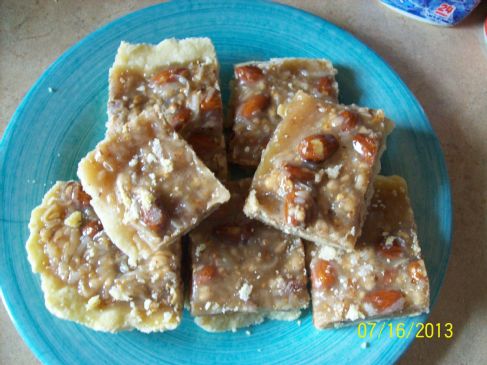 CHEWY TOFFEE ALMOND BARS