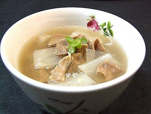 Kalbi Moo Guk(Korean Short Rib and Radish Soup)