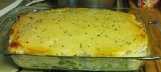 Cheesy potato, broccoli, chicken casserole