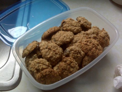 Vanishing Oatmeal Raisin Cookies by Judy