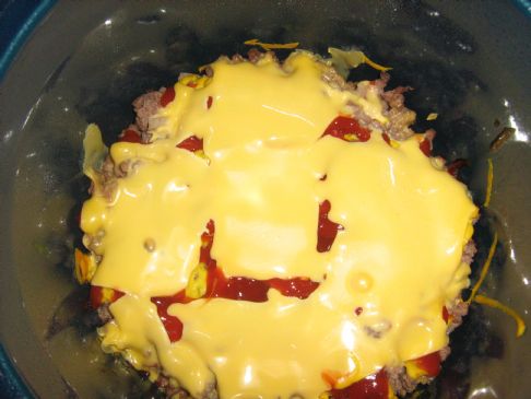 Super Easy Crock Pot Cheesburger Supper