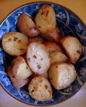 Garlic and Thyme Roasted Red Potatoes