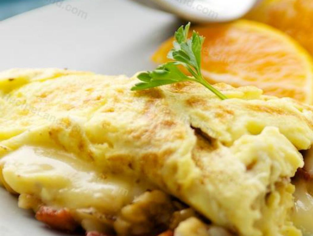 Bacon and Cheese Picante Omelette