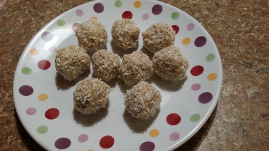 raw, vegan vanilla macaroons