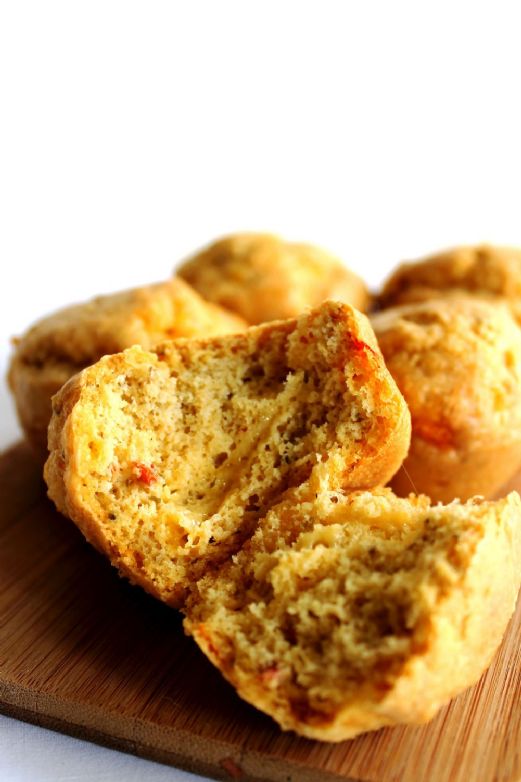 Low-Carb Savoury Cheese and Almond Muffins