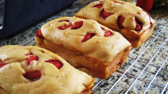 Strawberry Snack Cake