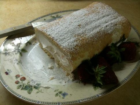 Dollbabe56's Sponge Cake Roll with Strawberries