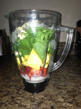 Spinach Strawberry Pineapple Smoothie