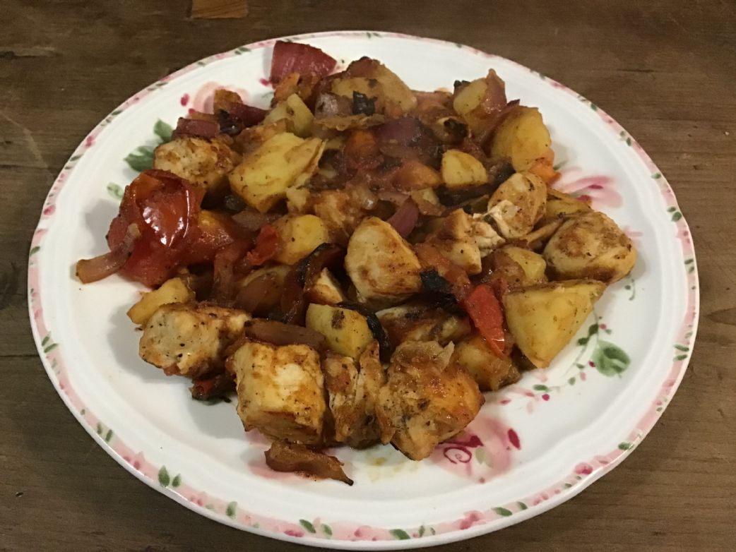 Chicken with Tomatoes and Potatoes in Picante Sauce