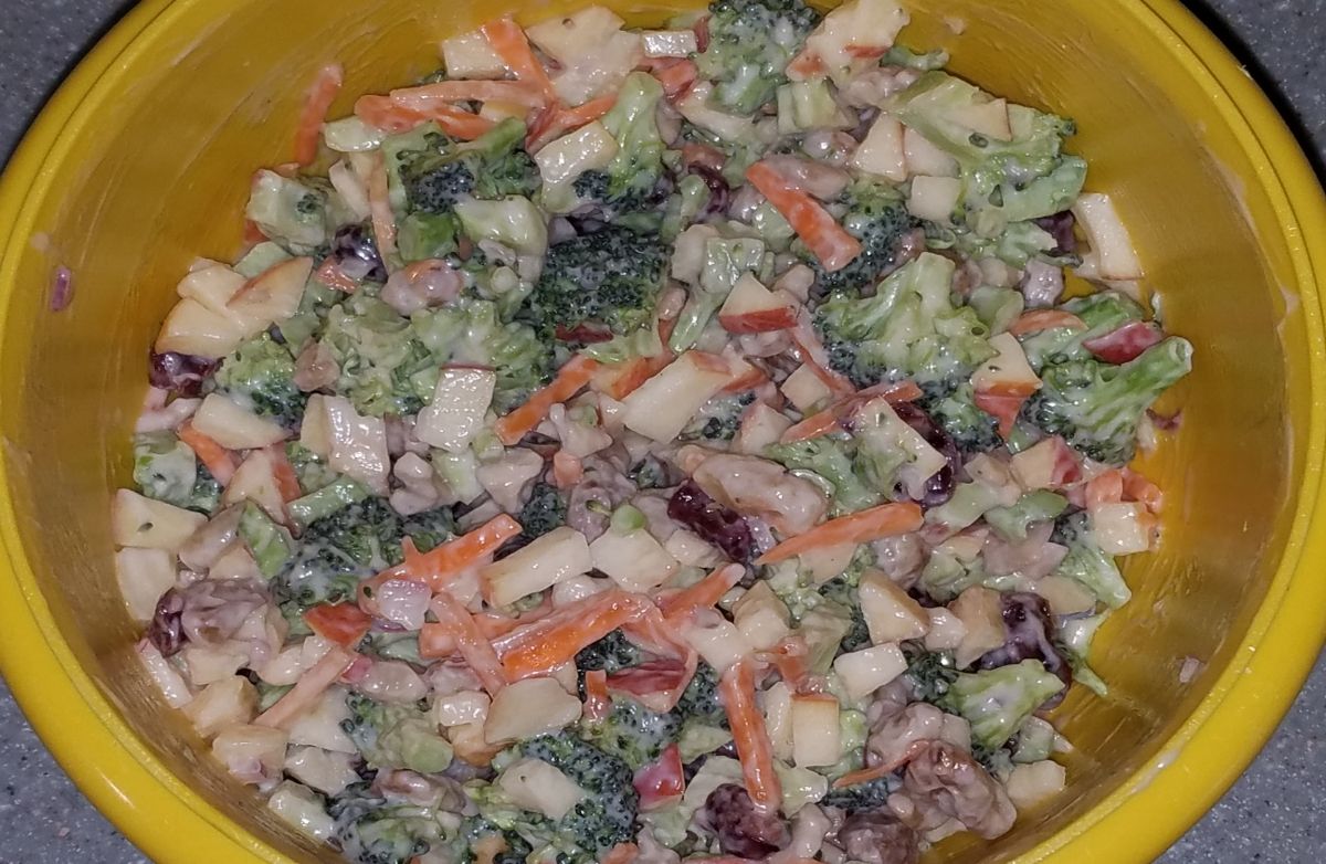 *Broccoli Apple Salad