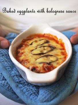 Baked eggplants with bolognese