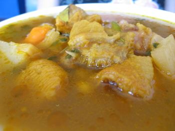 Sopa de Pat (slow-simmered pig's feet soup)