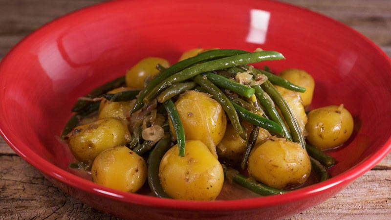 baby yukon gold potatoes with french green beans