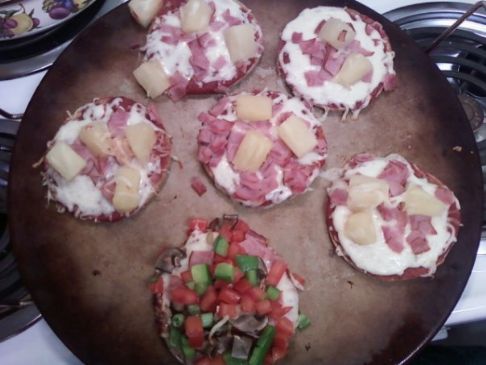 Mini Pizzas - Ham and Pineapple - Under 160 calories each!!!