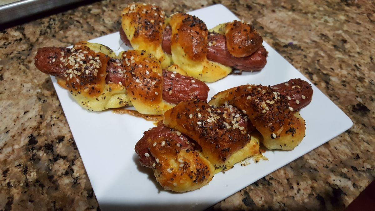 Low Carb Everything Bagel Dogs