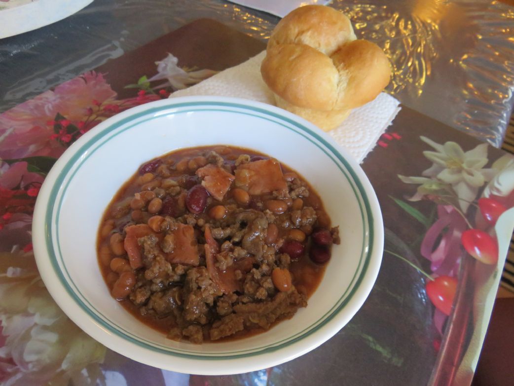 Flossie's Burger-Bean Dish (1 cup serving)