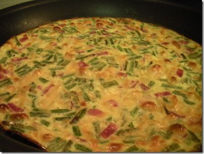 Roasted green bean, turkey bacon and smoked Gouda frittata