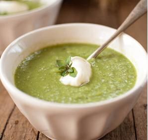 Leek, broccoli and pea soup