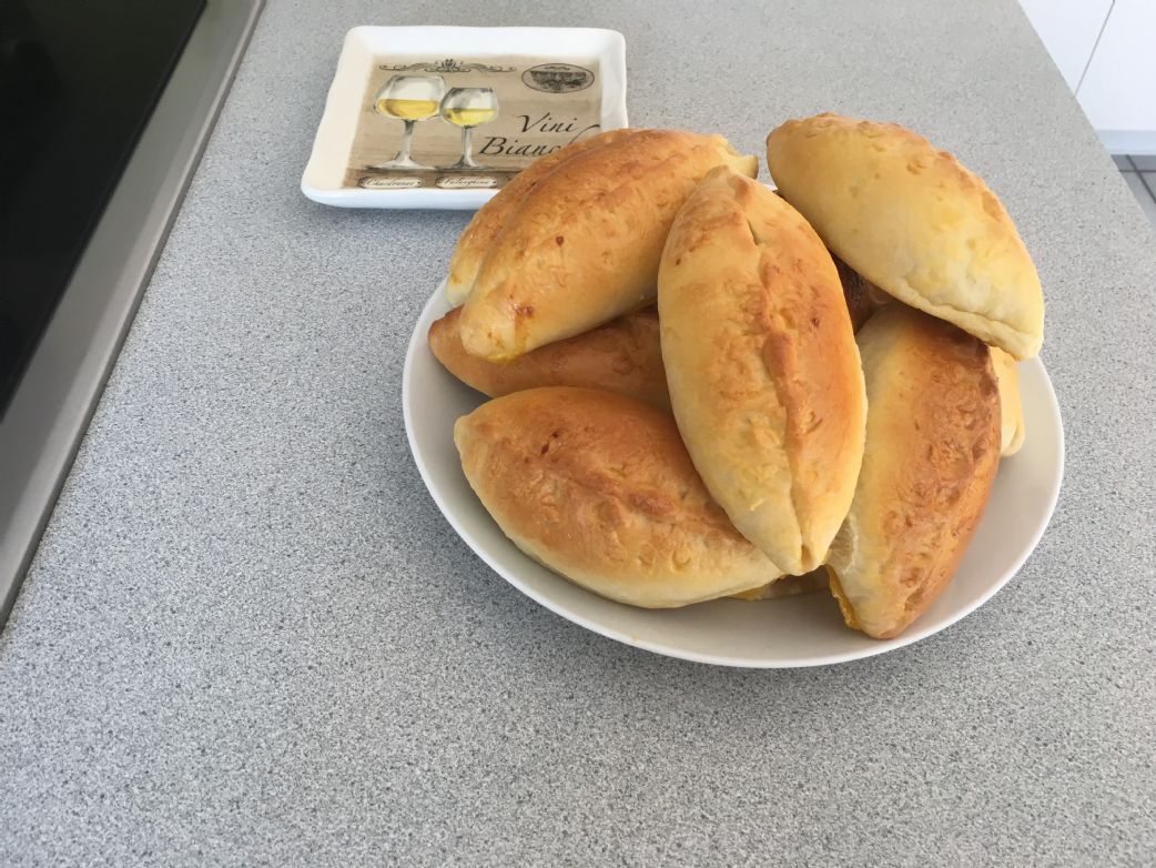 Ukrainian Apple Pastries, Pirozhki s yablokami, v hlebopechke