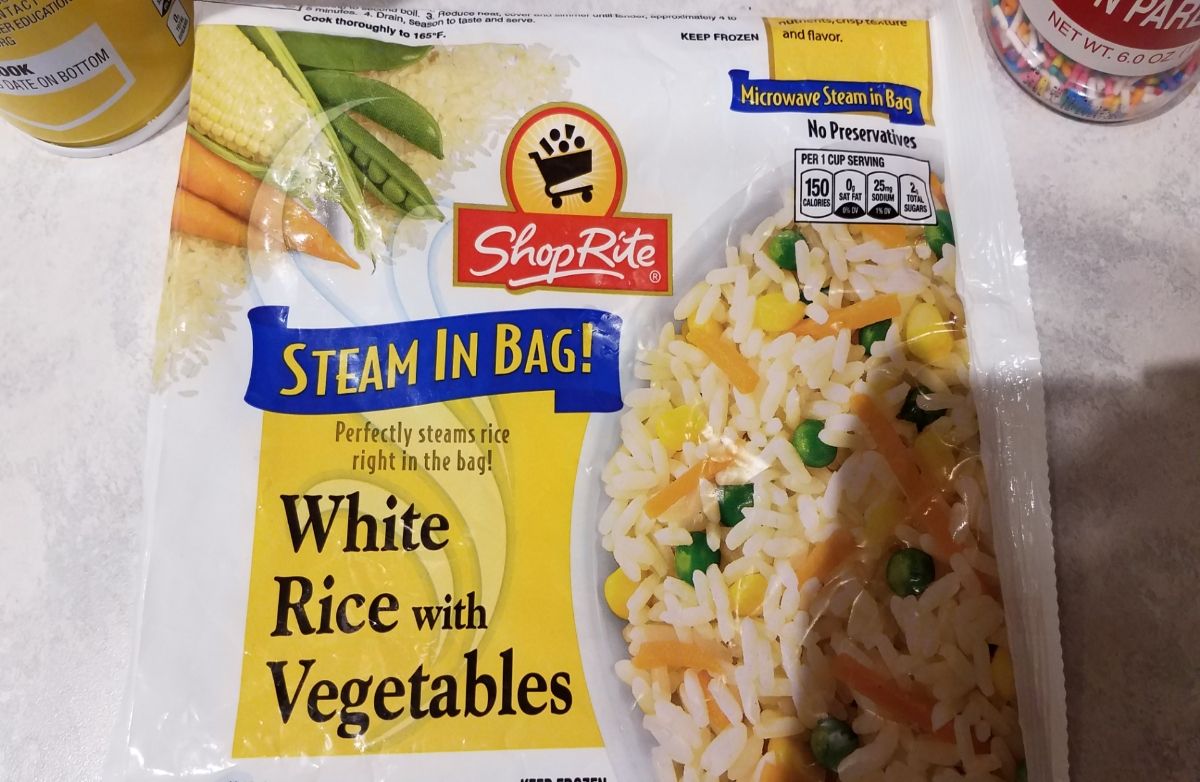 Tofu Fried Rice with White Rice with Vegetables Steam in Bag