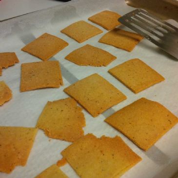 Almond flour Crackers (serving = 4 crackers)