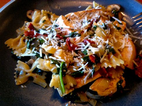 Spinach and Sun-Dried Tomato Pasta