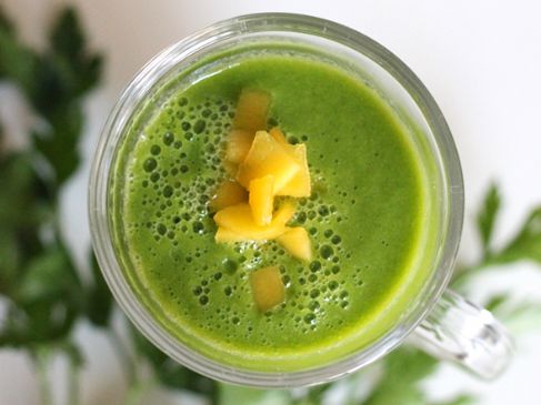 Mango,Parsley, Banana Smoothie