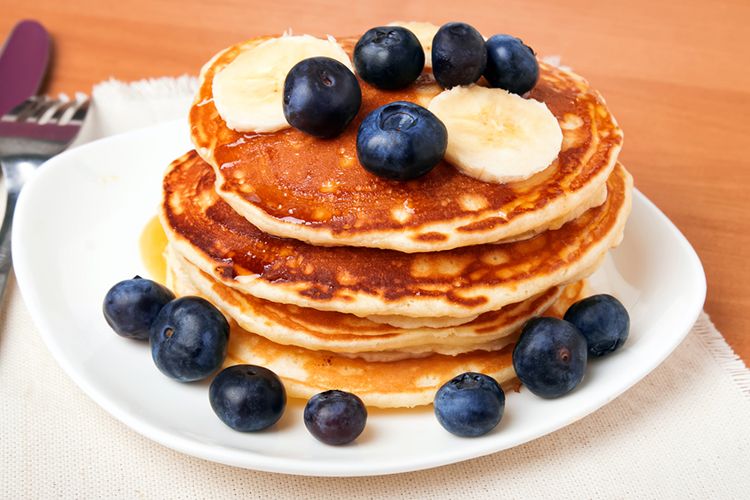 Whole-Grain Banana Blueberry Pancakes
