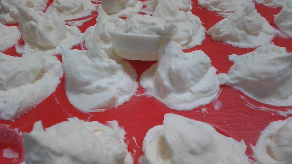 Cyndi's Lemon Cream Fat Bombs