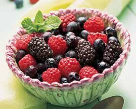 Refrigerator oatmeal, blackberries