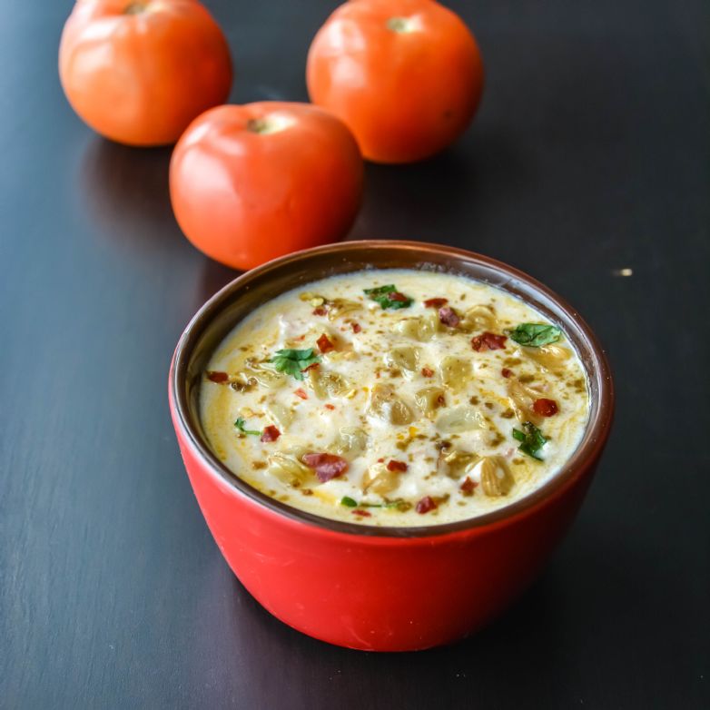 ROASTED TOMATO GARLIC RAITA / TOMATO GARLIC YOGURT DIPPING :