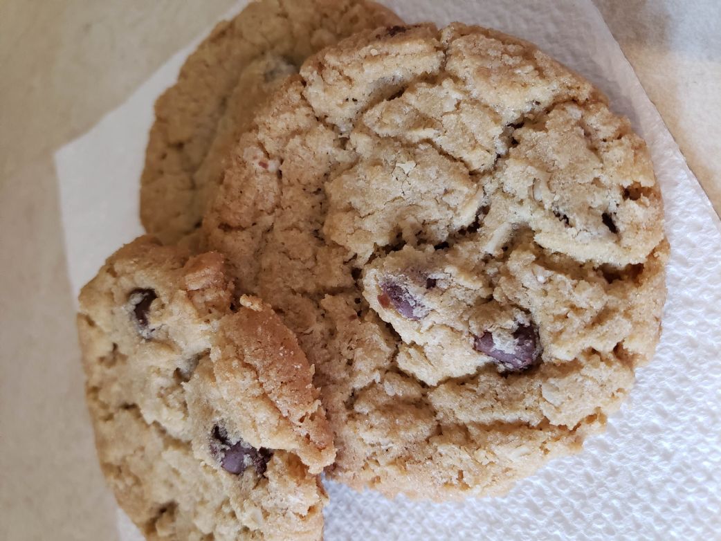 Welker's Chocolate Chip Oatmeal Cookies