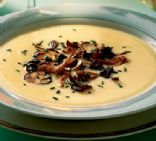 Cream of cauliflower soup with saut?ed wild mushrooms