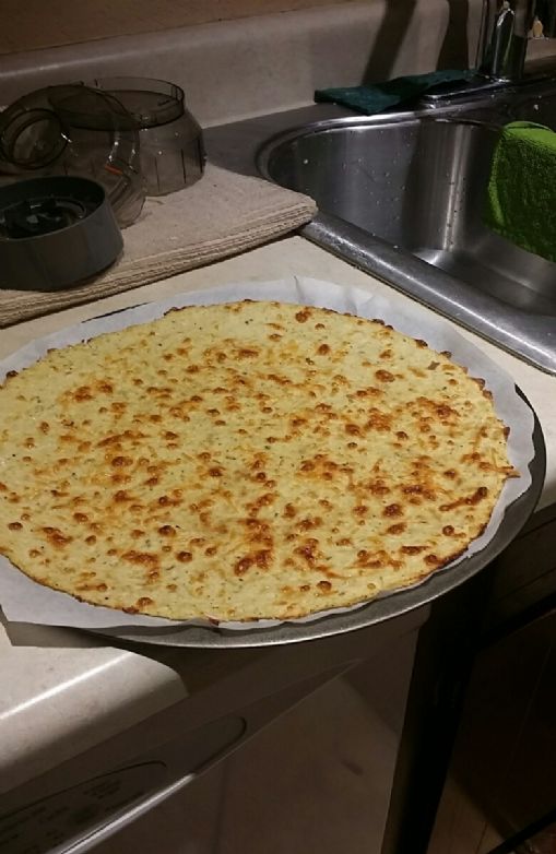 cauliflower pepperoni pizza