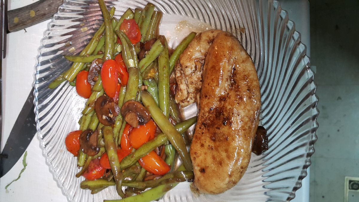 Balsamic Chicken and green beans