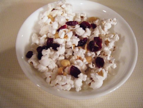 100 Calorie Sweet and Salty Popcorn