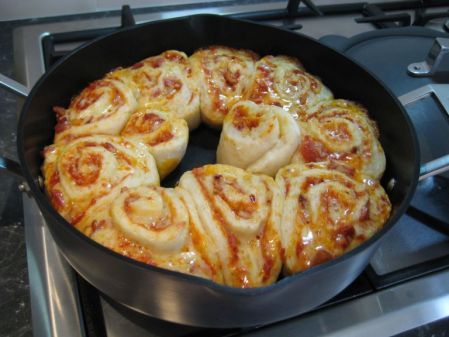 Saute Pan Pizza Scrolls/Swirls