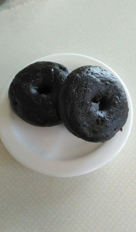 Hungry Girls baked donuts