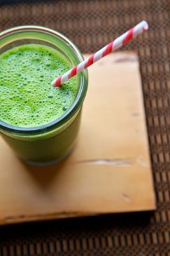 Joy the Baker's Kale, Spinach, and Pear Smoothie