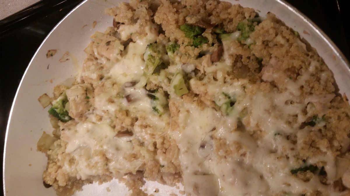 Cheesy chicken broccoli quinoa