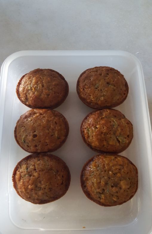 Apple zucchini muffins