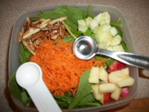 Crunchy Spinach-Apple Salad