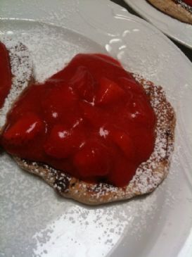Whole wheat pankcakes with strawberry sauce