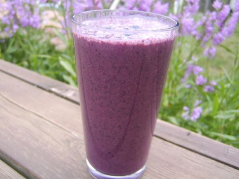 Blueberry and Green Tea Smoothie