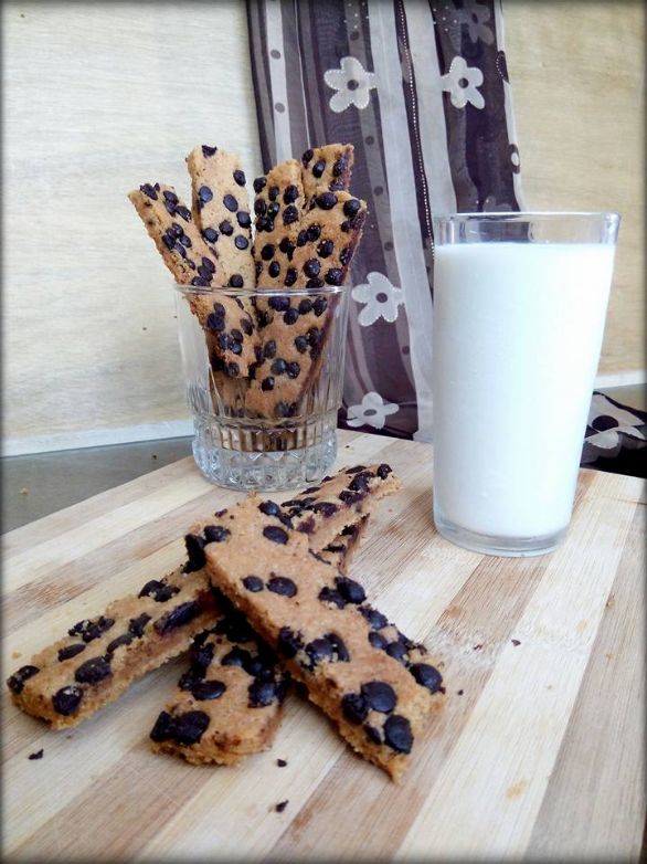 Chocolate-chip cookie sticks