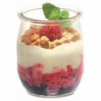 Berry, Yogurt, and Chia Pots Breakfast