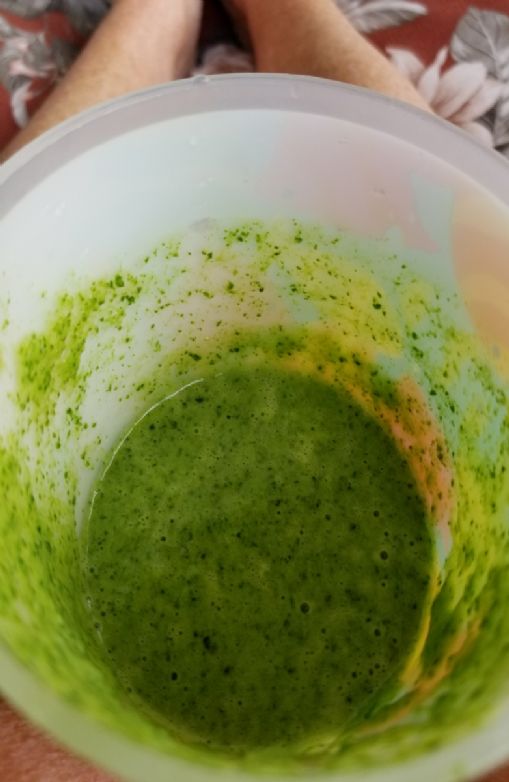 Spinach pear carrots smoothie